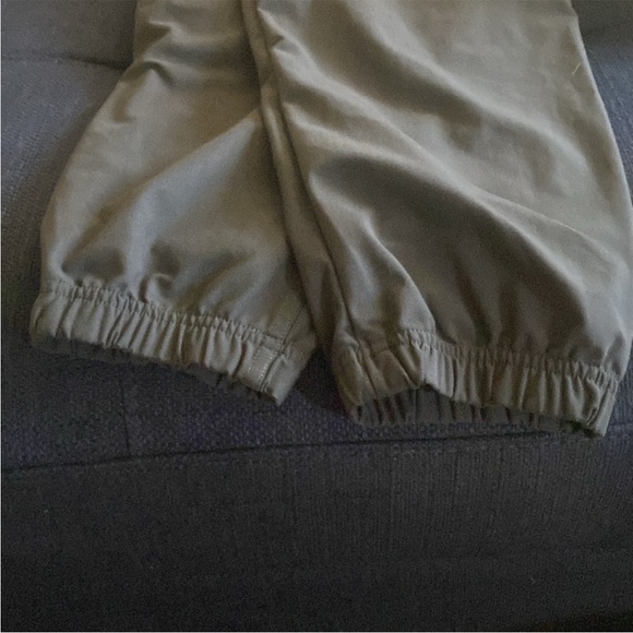 🌲 Lululemon Joggers dark gray XL
Like new Men’s ABC - Picture 4 of 5